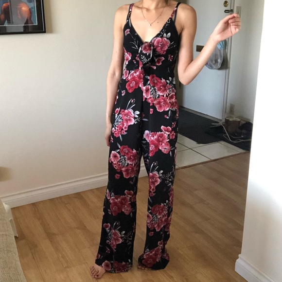 Guess Long Floral Romper. - Picture 3 of 9